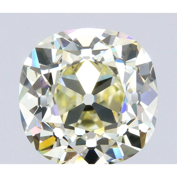 Embracing the Warmth: The Distinctive Charm and Value of Light Color Diamonds