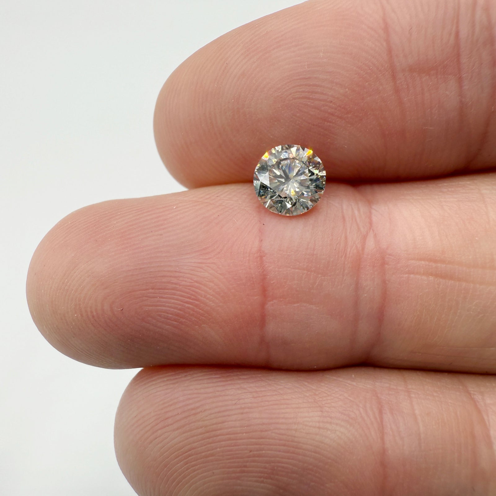 0.90ct | N/VS2 Round Shape Brilliant Cut Diamond (GIA) - Modern Rustic Diamond