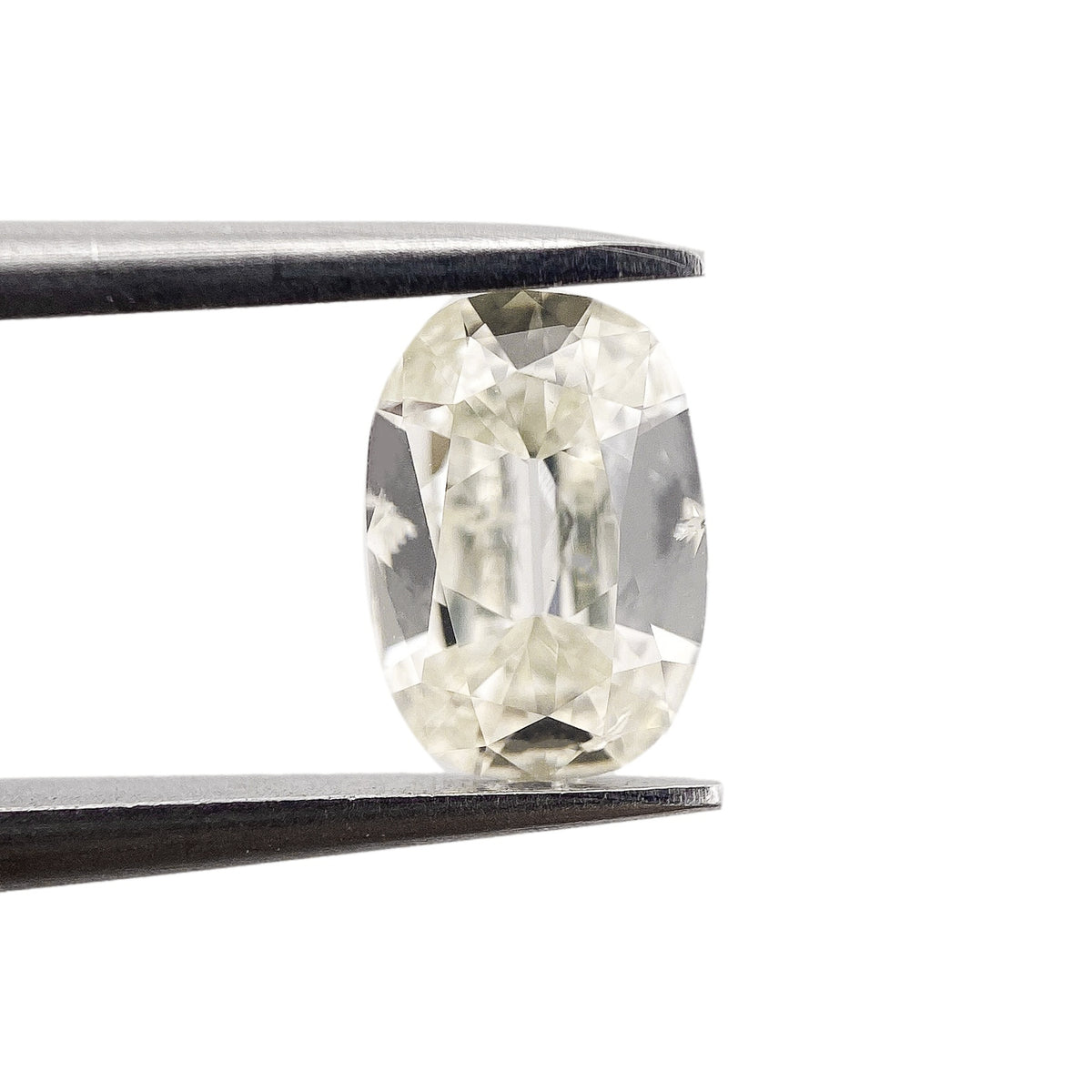 0.71ct | I-J/SI Oval Shape Old Mine Cut Diamond - Modern Rustic Diamond