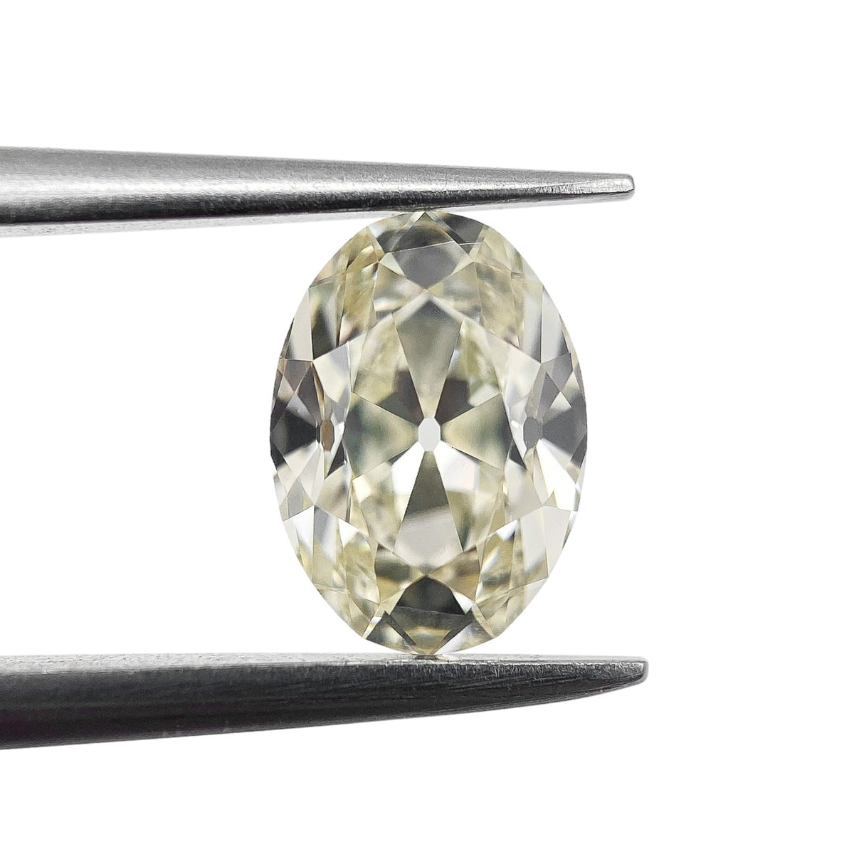 1.08ct | Light Color VVS Oval Shape Old Mine Cut Diamond - Modern Rustic Diamond
