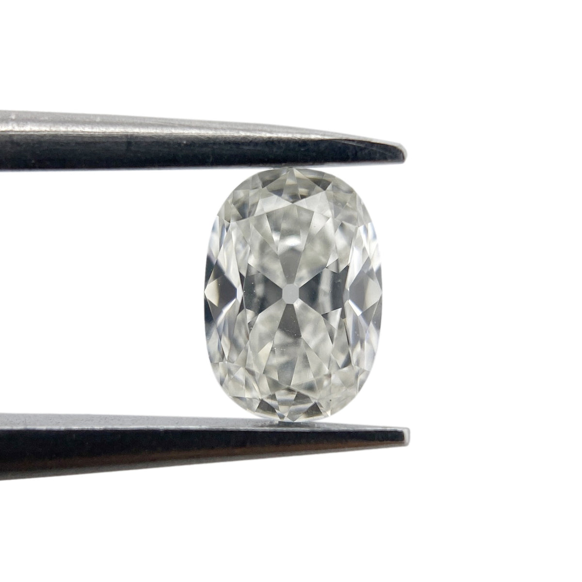0.41ct | E-F/VVS Oval Shape Old Mine Cut Diamond - Modern Rustic Diamond