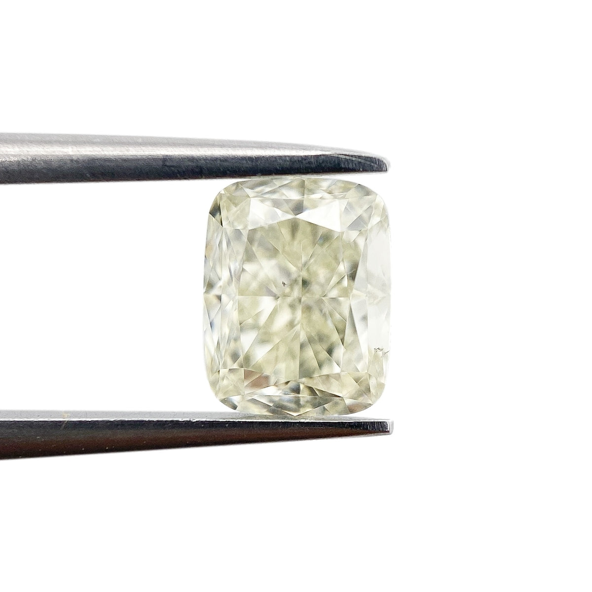 1.06ct | Light Color VS2 Cushion Shape Brilliant Cut Diamond - Modern Rustic Diamond
