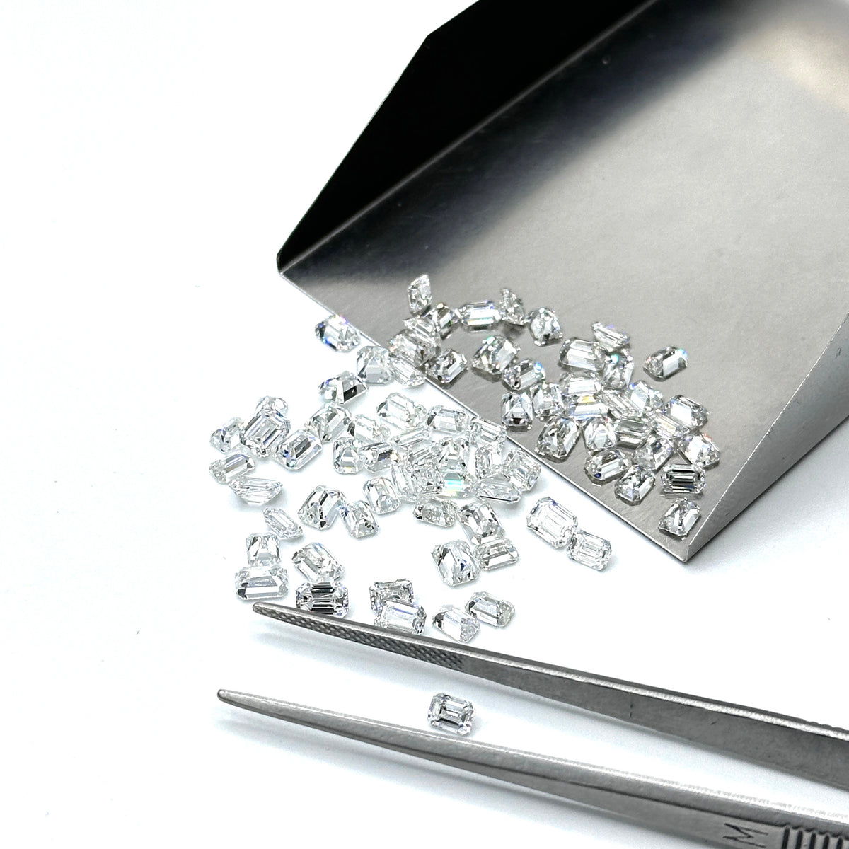 White Diamond Emerald Shape Melee