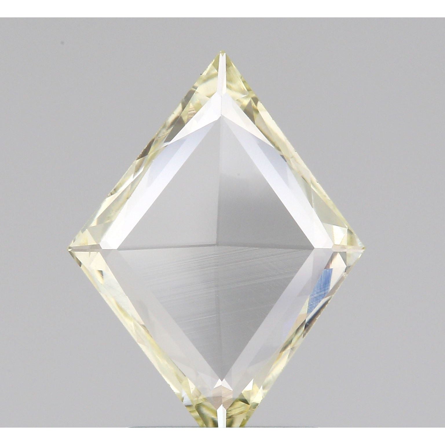 0.88ct | Light Color VVS Kite Shape Rose Cut Diamond - Modern Rustic Diamond