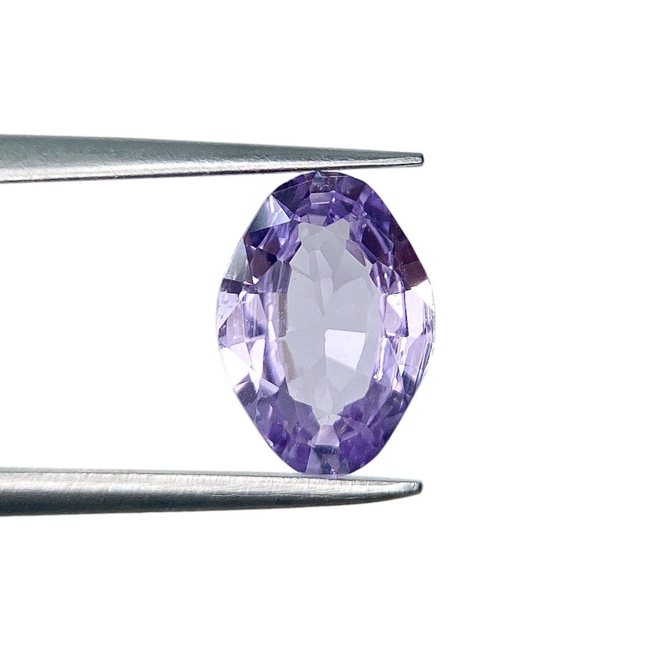1.82ct | Brilliant Cut Oval Shape Violet Sapphire-Modern Rustic Diamond