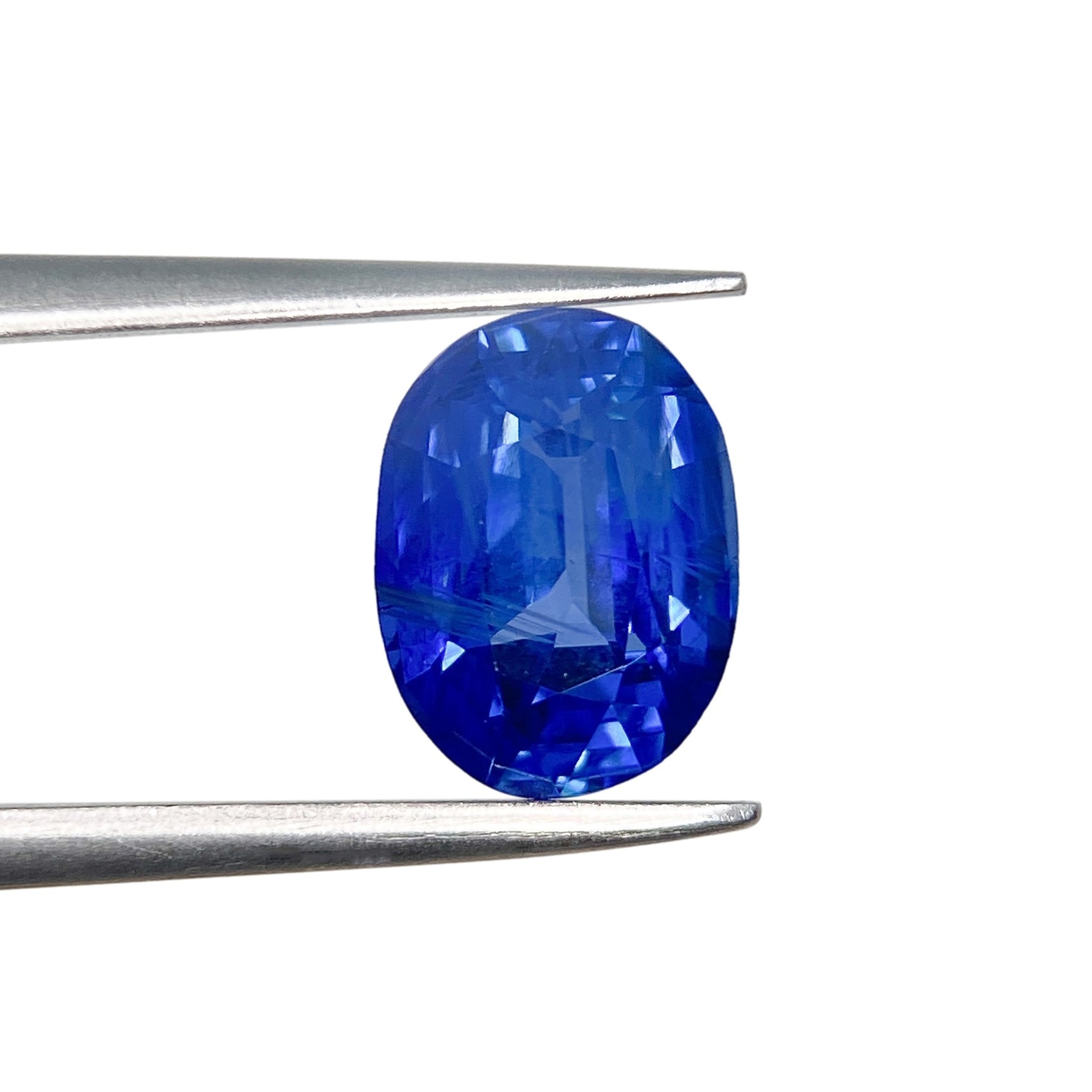 2.57ct | Brilliant Cut Oval Shape Blue Silky Sapphire-Modern Rustic Diamond